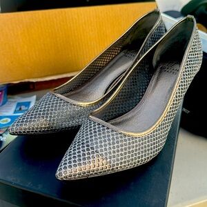 Brand New Adriana Papelle size 9 shoes in box